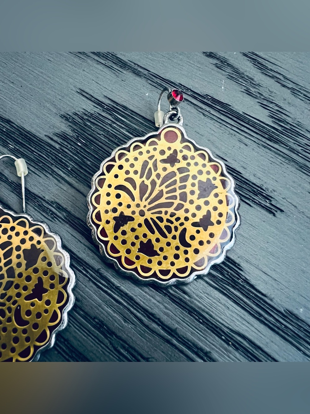 🌹Vintage Round Red & Golden Butterfly Filigree Earrings w Red Gemstone